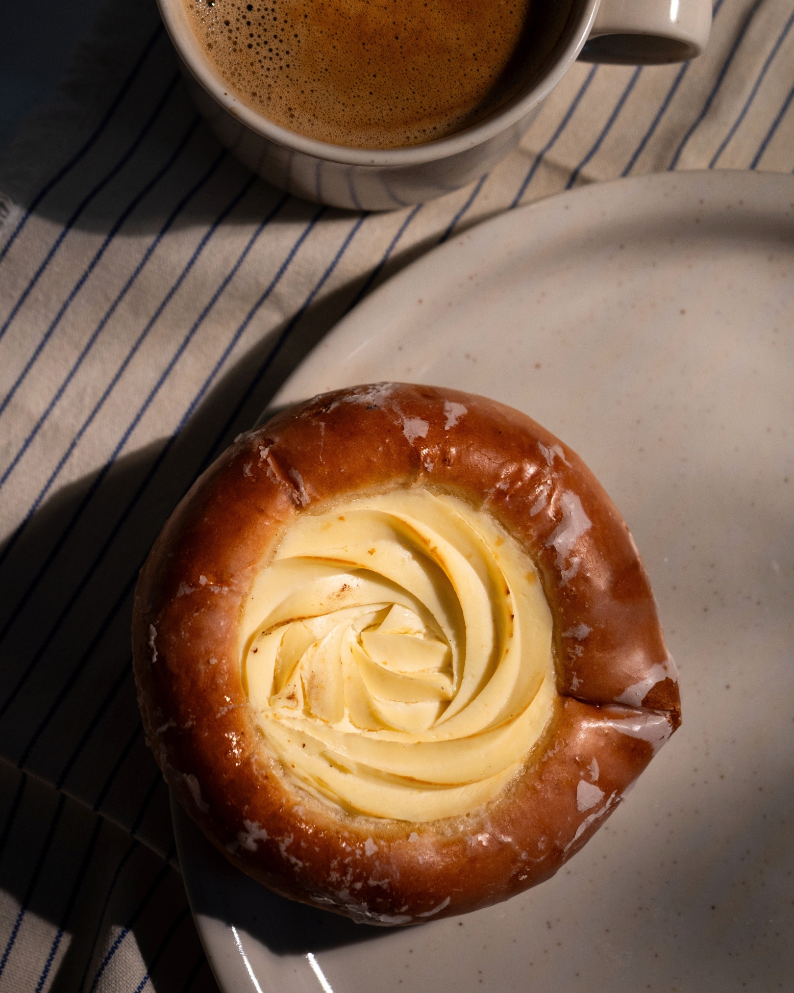 Drożdżówka z&nbsp;serem okrągła