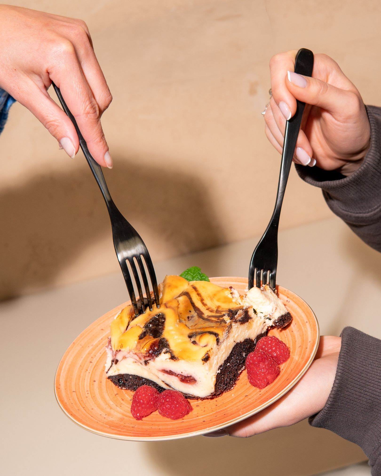 Sernik z&nbsp;malinami