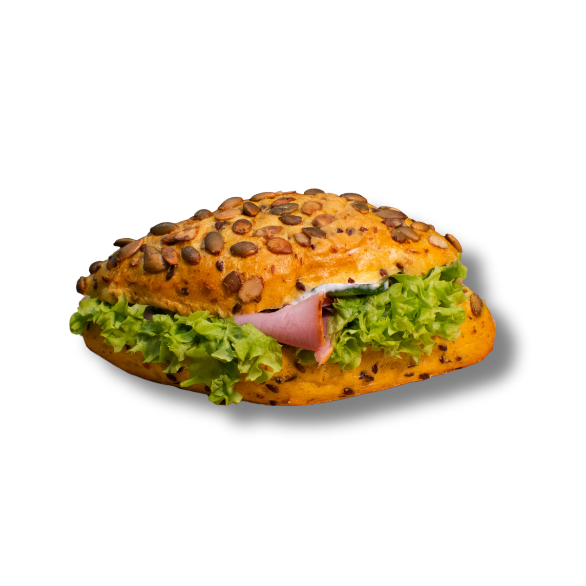 Kanapka w bułce dyniowej z kurkumą (szynka, ogórek)